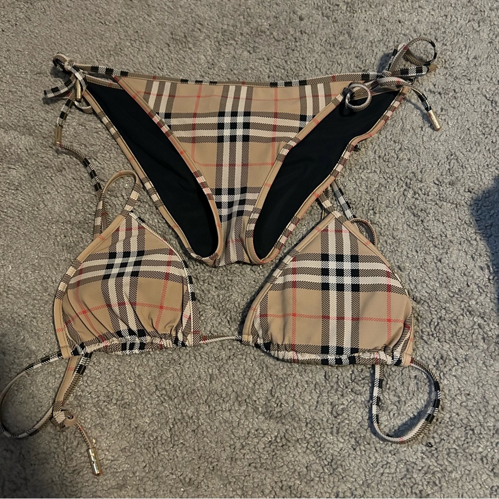 Burberry swim set size M